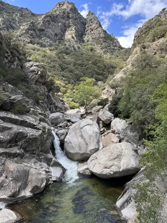 Les Gorges d'Héric, à 8 minutes en voiture.
